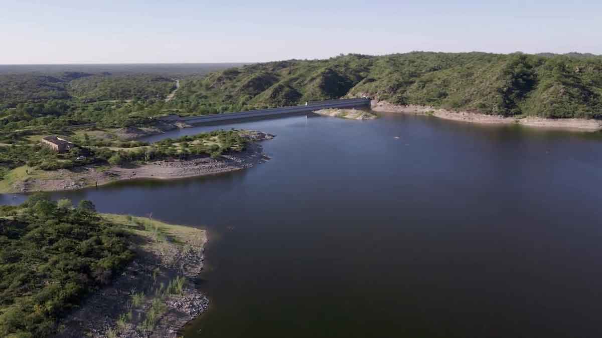 Dique Pichanas, el embalse de 2 murallones Amo Córdoba Turismo en
