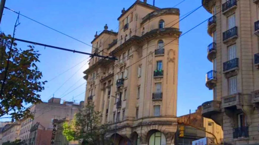 La Mundial es edificio más angosto de Sudamérica