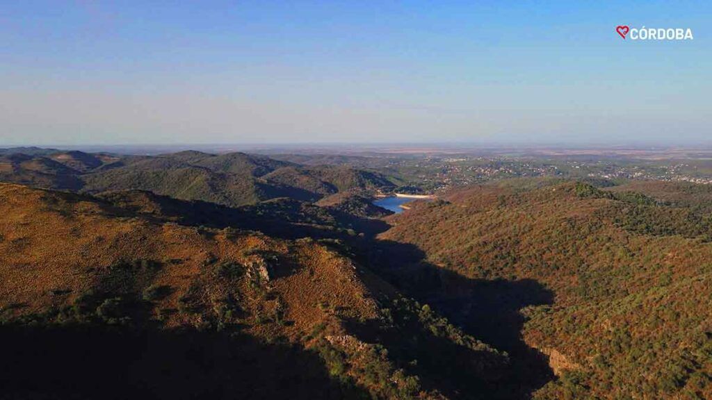 Vista del Dique La Quebrada desde altura