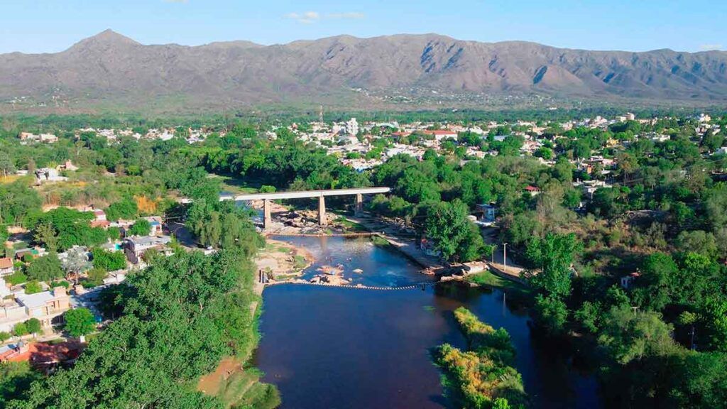Río Cosquín puente del tren de las sierras - Amo Cordoba