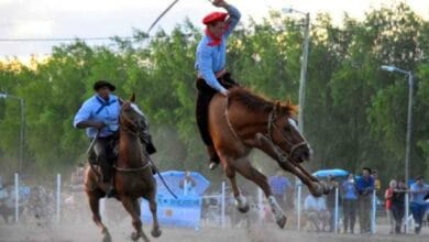 Festival de destrezas criollas y jineteada en Pampayasta Sud