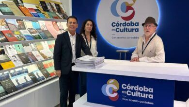 Imagen de la Feria Internacional del Libro de Buenos Aires con stand de Córdoba