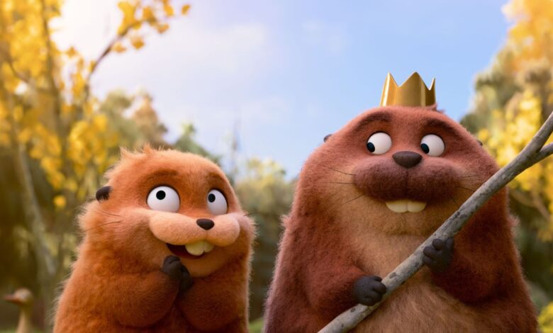 Niños y adultos disfrutando del cine en un entorno inclusivo