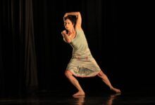Ana Garat en el escenario, bailando con gracia y pasión